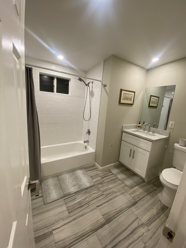 Photo - 120 Joliet Ct