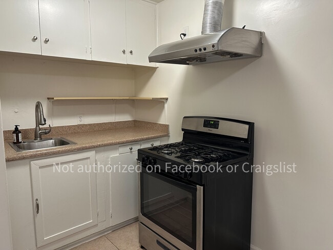 Photo - 4108 Benham Ave