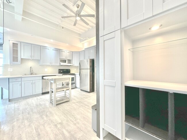 Building Photo - 312 W 5th St Unit 1117 Rental