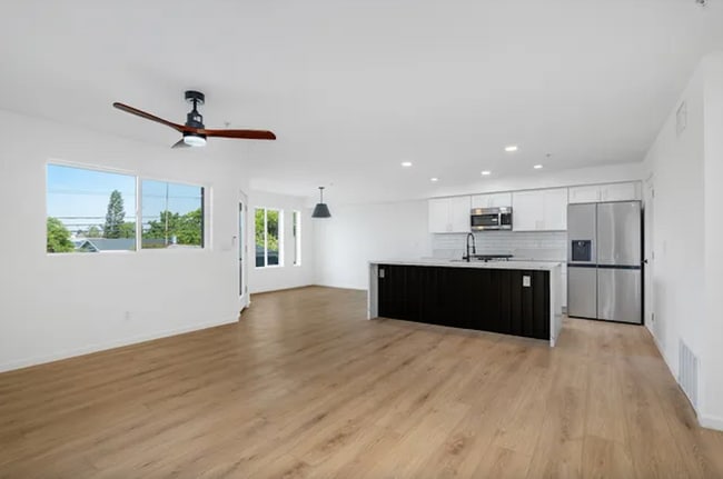 Photo - Hamilton Unit C