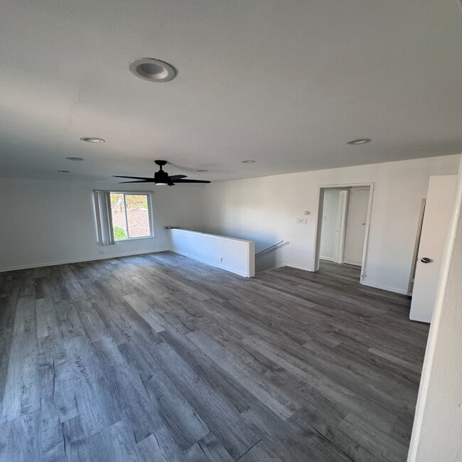 Photo - 5527 Radford Ave Unit 4