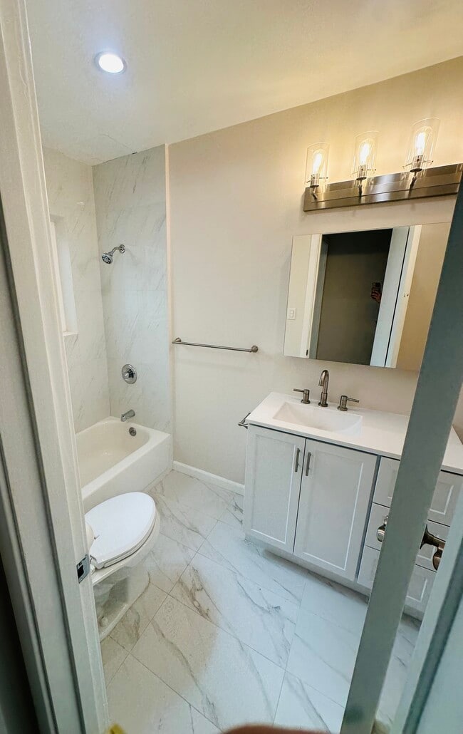 Photo - 325 E Verdugo Ave Unit D