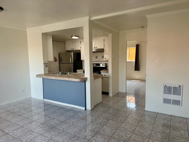 Building Photo - 4056 Van Dyke Ave Unit 5 - 1 Rental