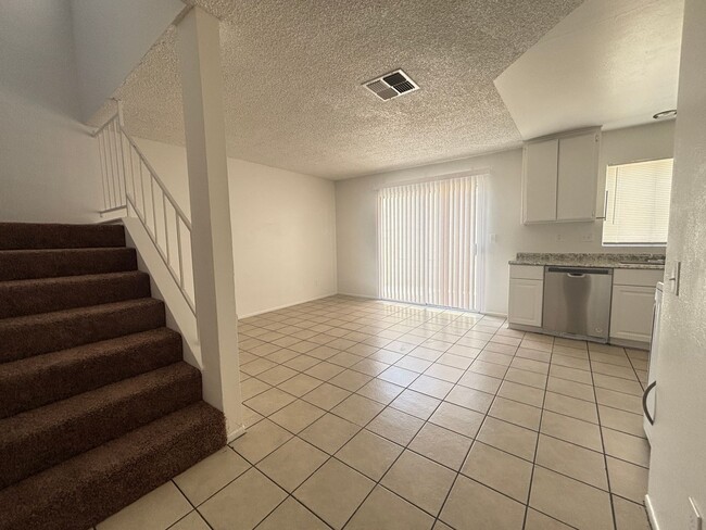 Photo - East Palmdale Townhouse