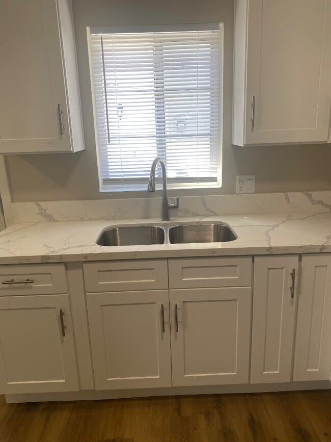 Photo - 1728 W 150th St