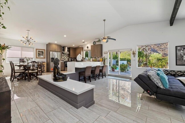 Photo - 52273 Avenida Madero