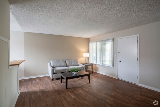 2 BR, 1 BA - 800 SF - Sea Breeze Garden Apartments