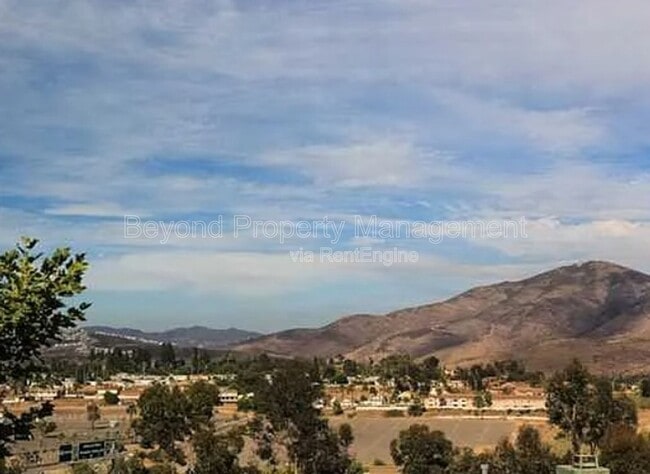 Building Photo - 8535 Paradise Valley Rd