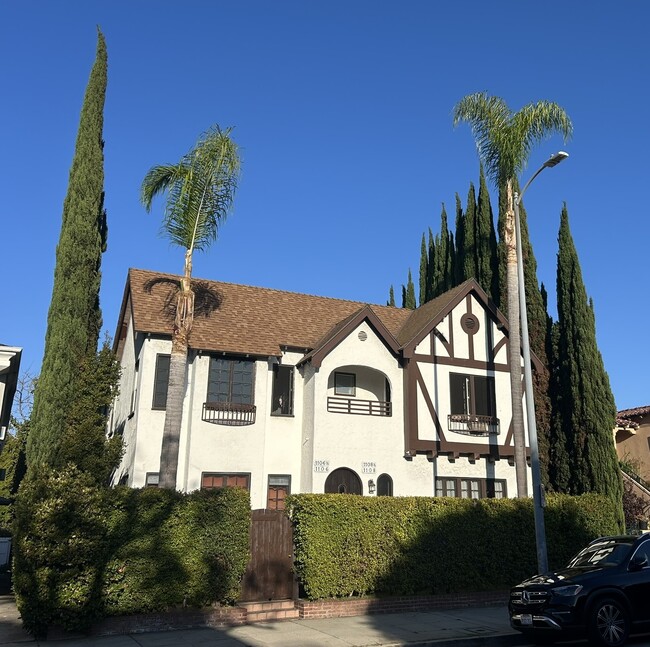 Building Photo - 1106 S Doheny Dr Unit 1106.5