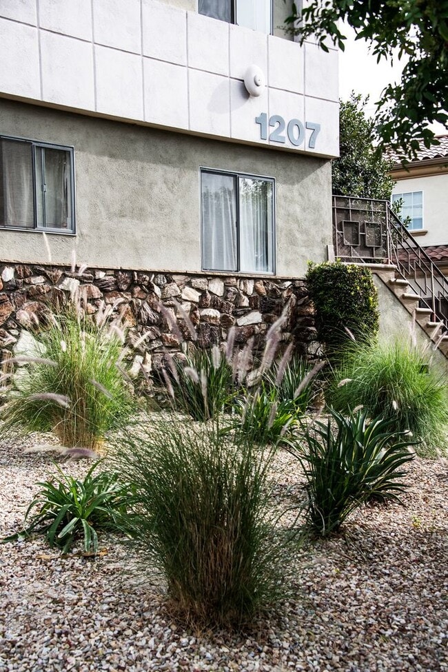 Photo - 1207 Huntington