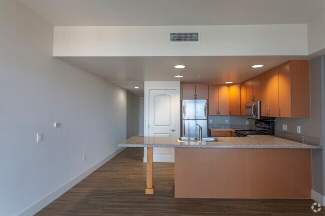 1 BR, 1 BA - 688 SF - Allegro Towers