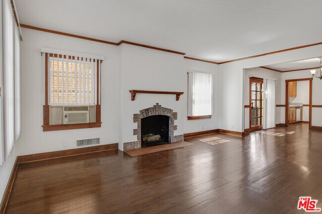 Photo - 8918 Burton Wy Unit 2