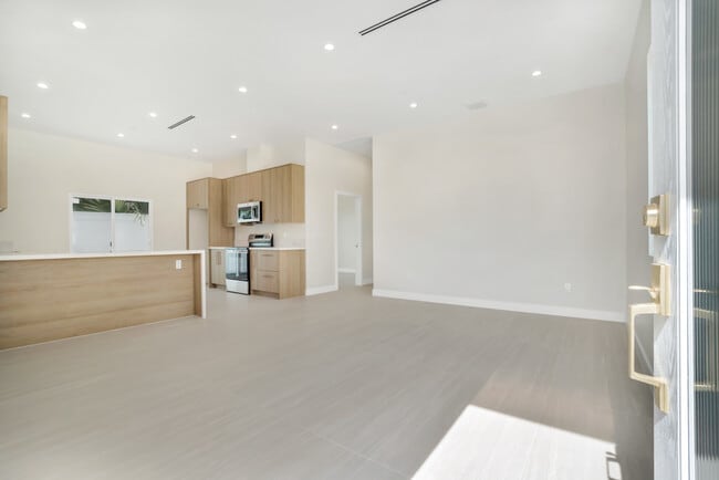 Photo - 10327 Wish Ave