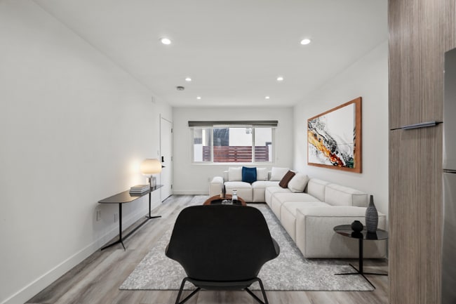 Photo - 2034 S Garth Ave Unit 3