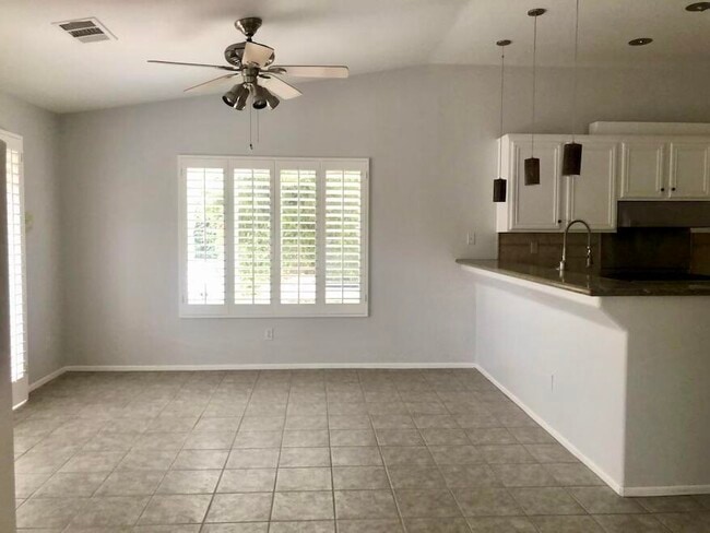 Photo - 78825 Zenith Way