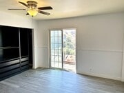 Photo - 9423 Eucalyptus St