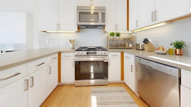 Photo - 1318 Manhattan Ave