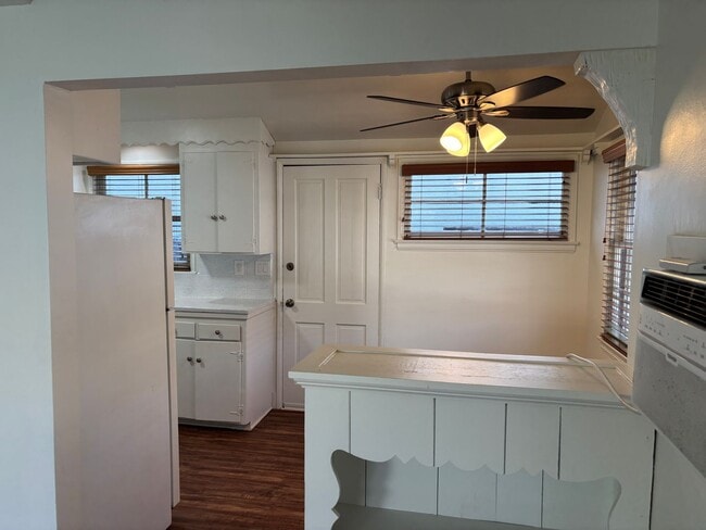 Photo - Kester Ave, 5069-5071 Unit 5071