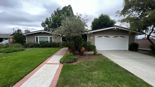 Building Photo - Turnkey 3 Bed 2 Bath Single Story View Home in Orange