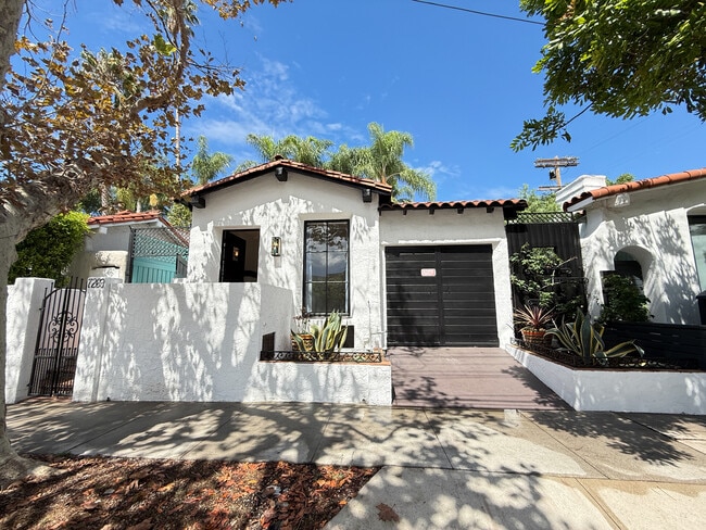 Photo - 7269 Waring Ave