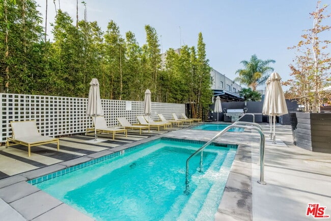 Building Photo - 4215 Glencoe Ave