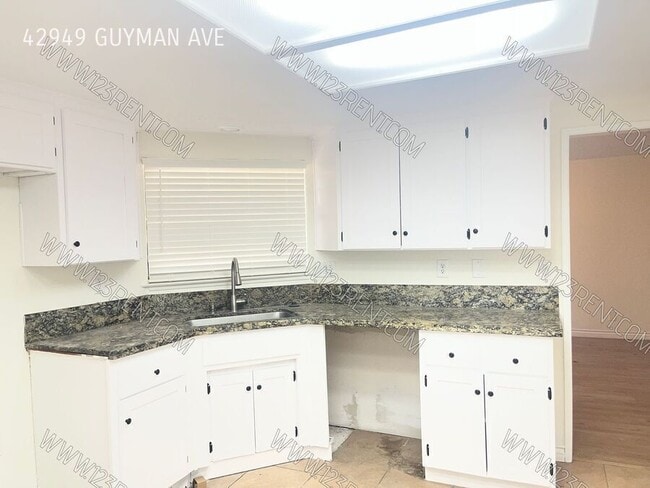 Photo - 42949 Guyman Ave