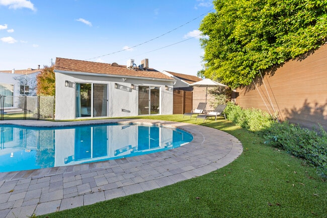 Building Photo - 12801 Waddell St Unit 12803