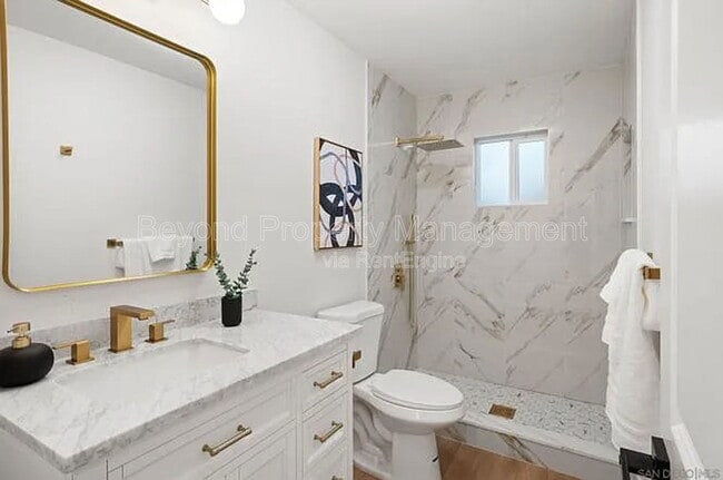 Photo - 1308 49th St