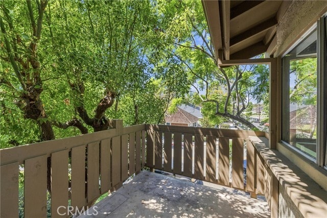 Photo - 128 Clearbrook