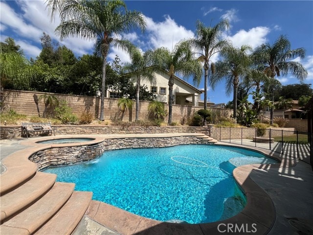 Building Photo - 2300 Meadow View Ln