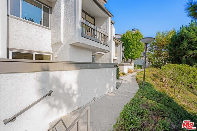 Photo - 1758 Palisades Dr