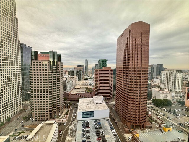 Building Photo - 877 Francisco St Unit 3007