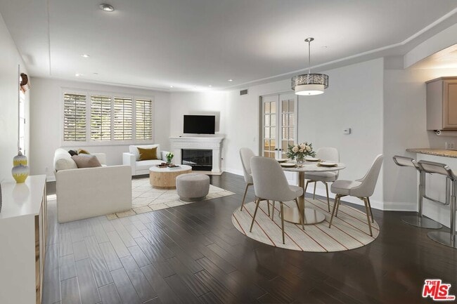 Building Photo - 1875 S Beverly Glen Blvd Unit 406