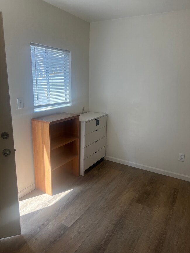 Photo - 3853 Bentley Ave Unit 1