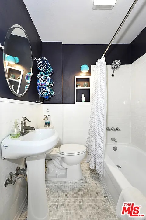 Photo - 3844 Goldwyn Terrace