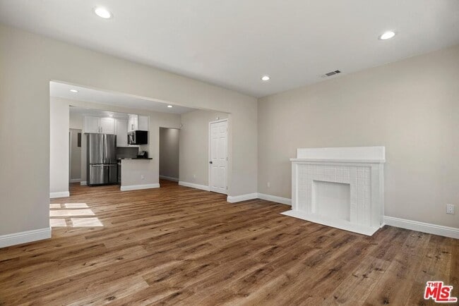 Photo - 747 N Wilton Pl Unit 747