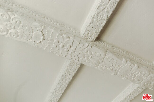 Photo - 1302 N Sweetzer Ave Unit 203