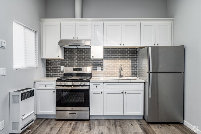 1BR, 1BA - 400SF - Kitchen - Sweet Spot Alert! Cozy 1 Bed in the Heart of LA