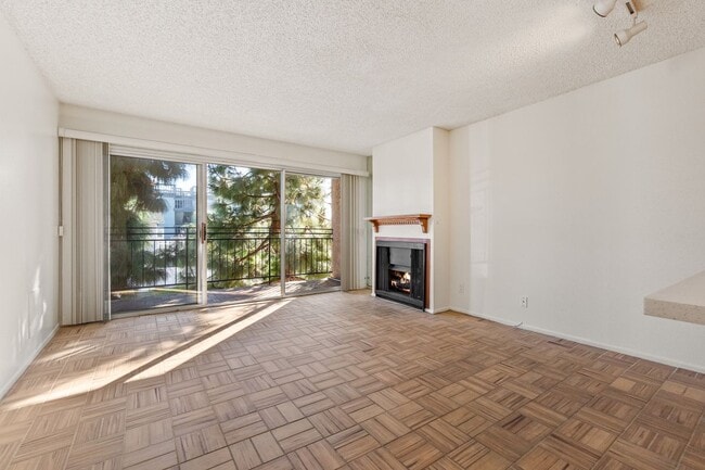 Photo - 600 Monterey Blvd Unit 5