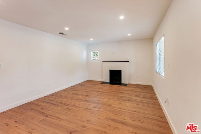 Photo - 1405 N Coronado St