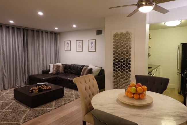 Dining Room - 141 S Clark Dr Unit 101