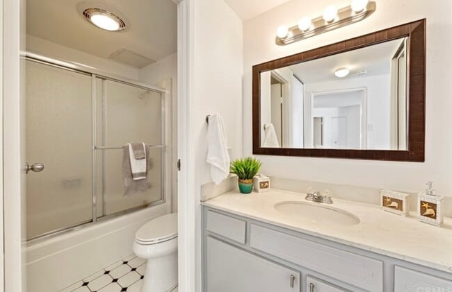 Photo - 700 E Ocean Blvd