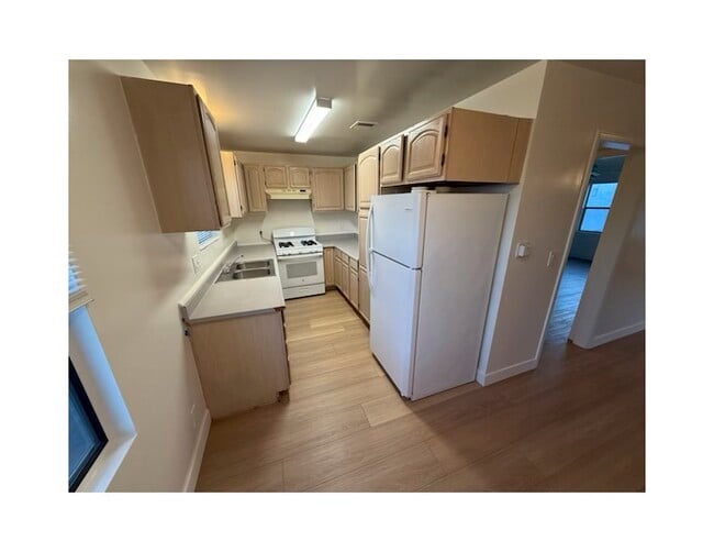 Photo - 2225 Marathon St Unit B