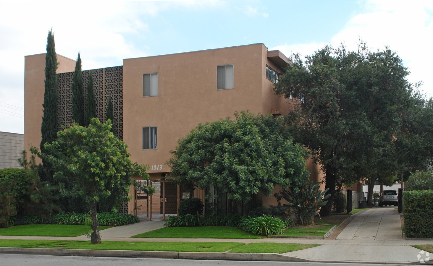 Photo - 1313 Huntington Dr