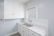 1BR, 1BA - 650SF - Kitchen - 1513 Dixon St