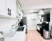 Photo - 915 N Holly St