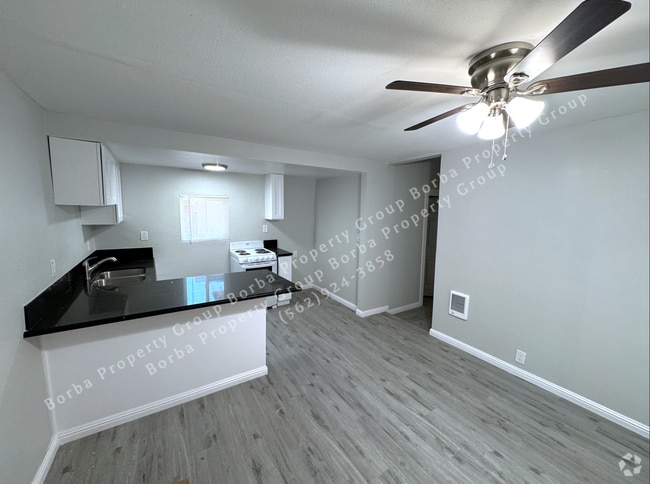 Building Photo - LB0811  (RUBS) OWNER APPROVAL Unit 811 1/2 Rental