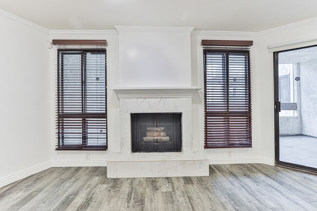 Building Photo - 222 N Rose St Unit 205