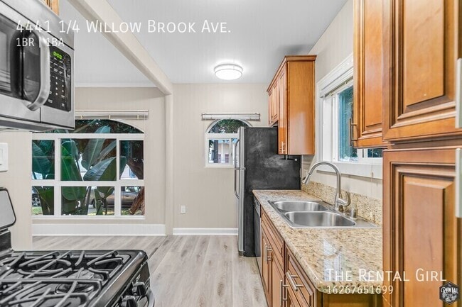 Building Photo - 4441 1/4 Willow Brook Ave.- Rental