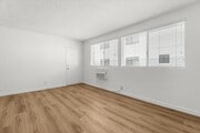 Photo - 4458 Woodman Ave